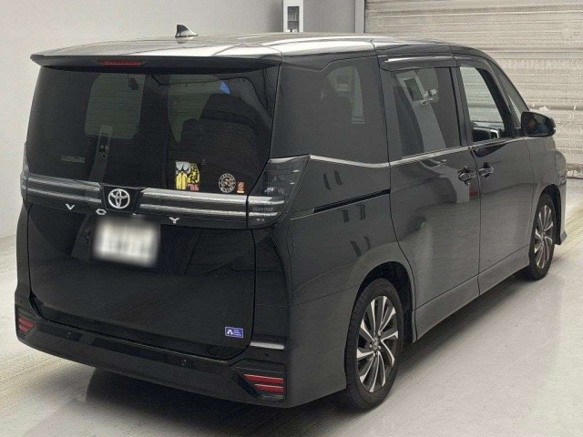 TOYOTA VOXY 2024