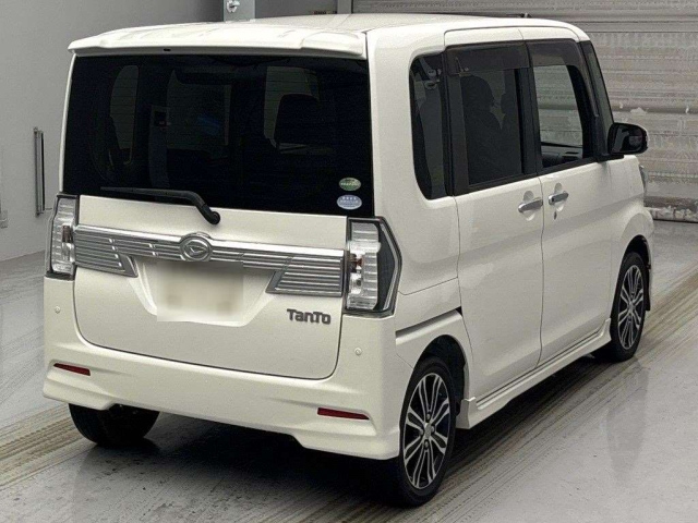 DAIHATSU TANTO 2016