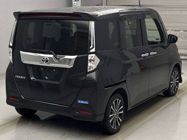 TOYOTA ROOMY 2022