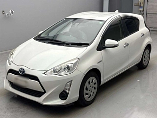 TOYOTA AQUA 2016