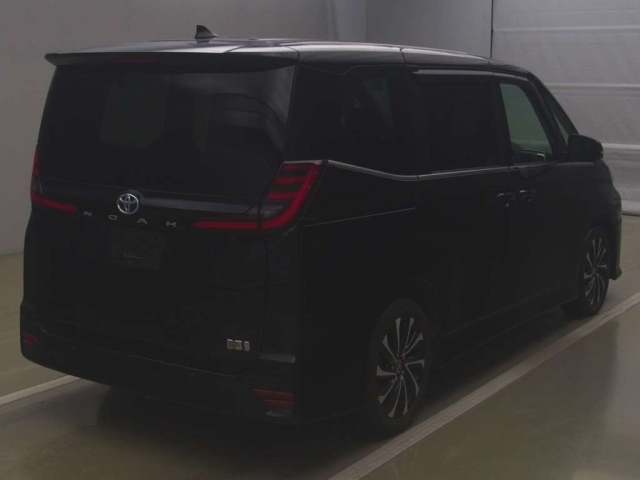 TOYOTA NOAH 2022