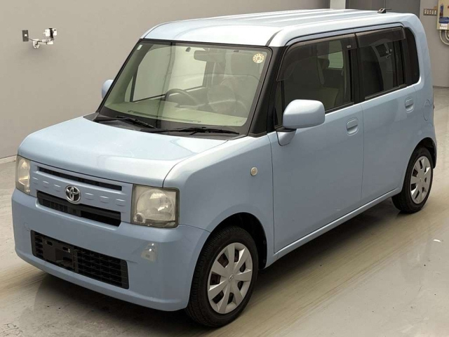 TOYOTA PIXIS SPACE 2013