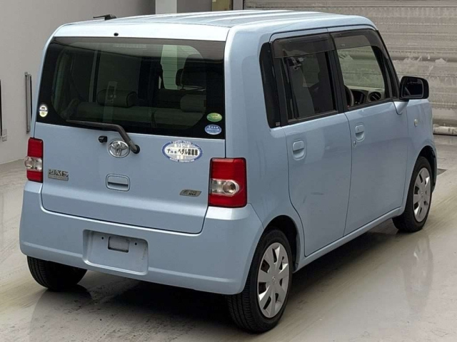 TOYOTA PIXIS SPACE 2013