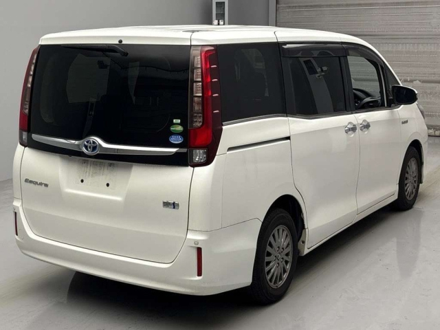 TOYOTA ESQUIRE 2015