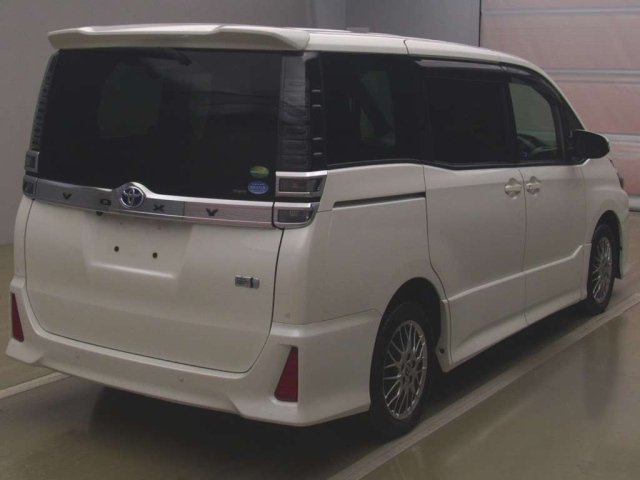 TOYOTA VOXY 2021