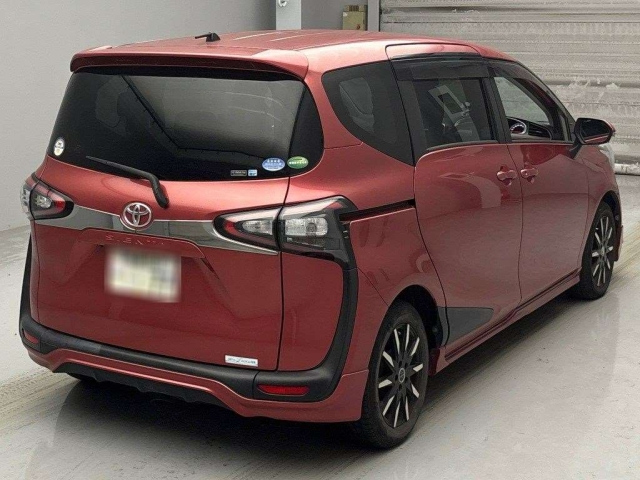 TOYOTA SIENTA 2017
