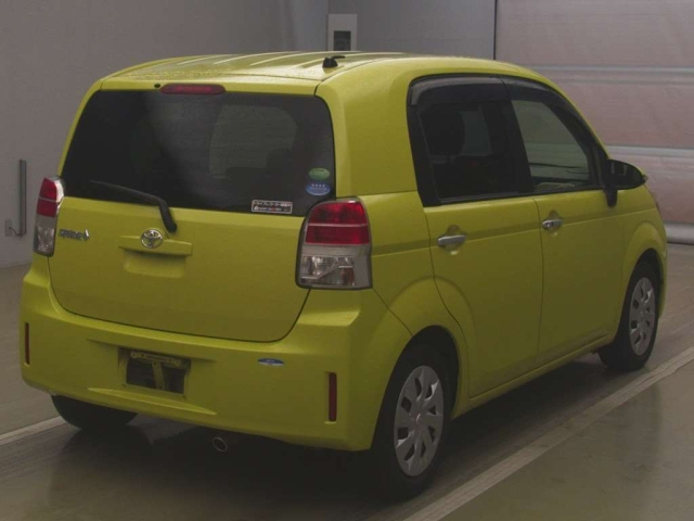 TOYOTA SPADE 2013