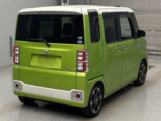 DAIHATSU WAKE 2016