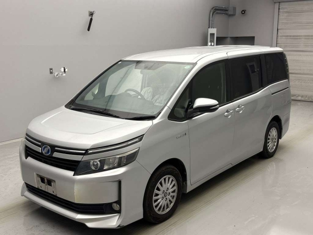 TOYOTA VOXY 2015