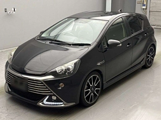 TOYOTA AQUA 2015