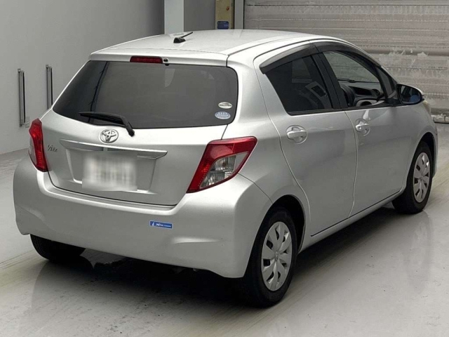TOYOTA VITZ 2012