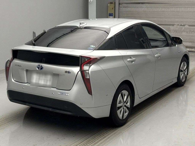 TOYOTA PRIUS 2017