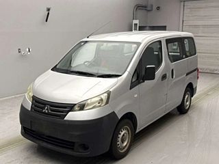 MITSUBISHI DELICA 2013