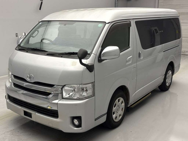 TOYOTA HIACE 2014