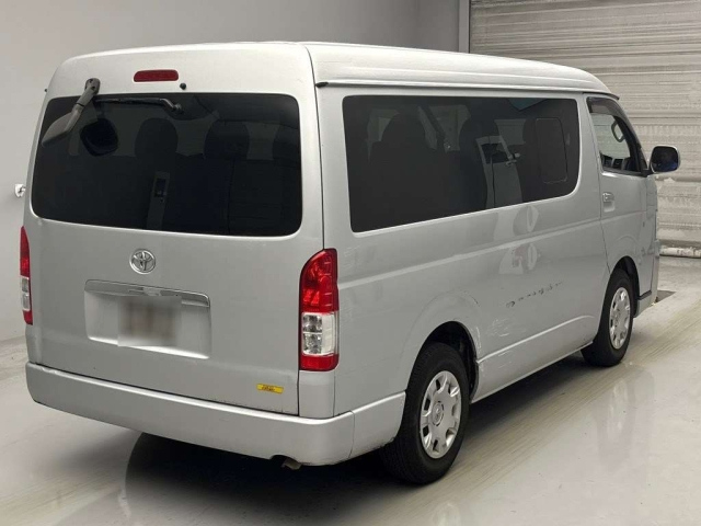 TOYOTA HIACE 2014
