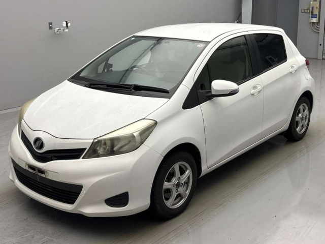 TOYOTA VITZ 2012