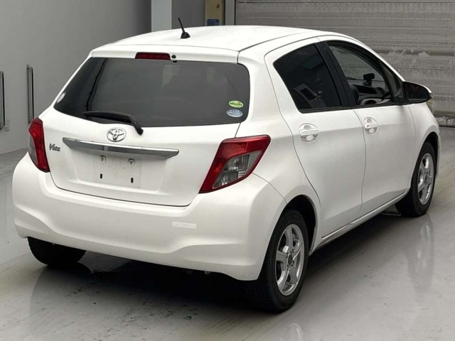 TOYOTA VITZ 2012