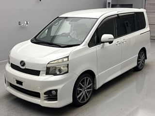 TOYOTA VOXY 2010
