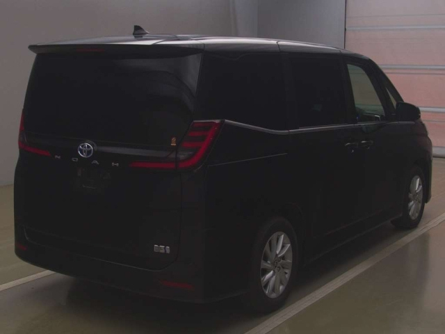 TOYOTA NOAH 2023