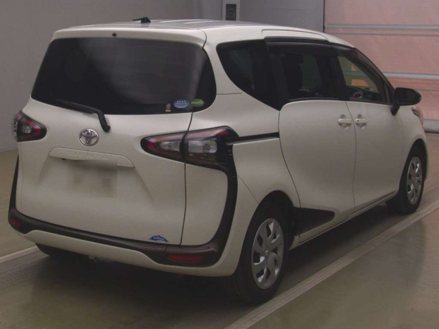 TOYOTA SIENTA 2017