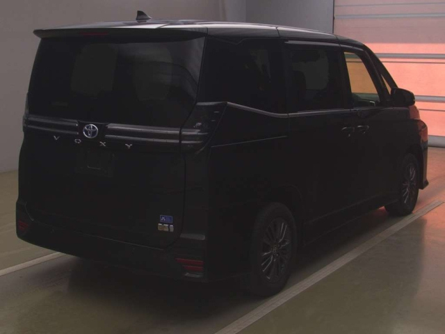 TOYOTA VOXY 2022