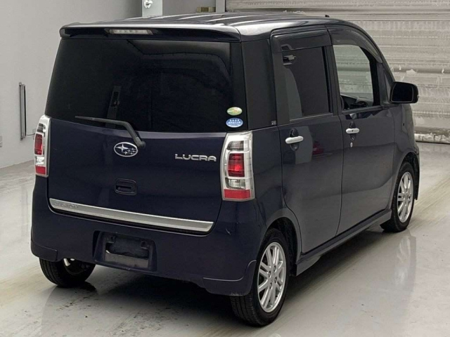 SUBARU LUCRA 2010