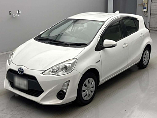 TOYOTA AQUA 2015