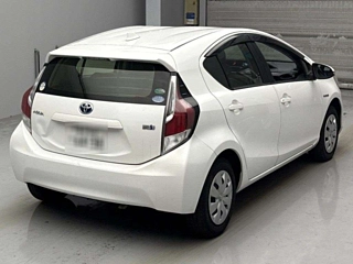 TOYOTA AQUA 2015