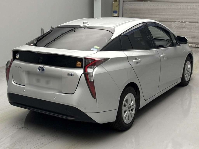 TOYOTA PRIUS 2018