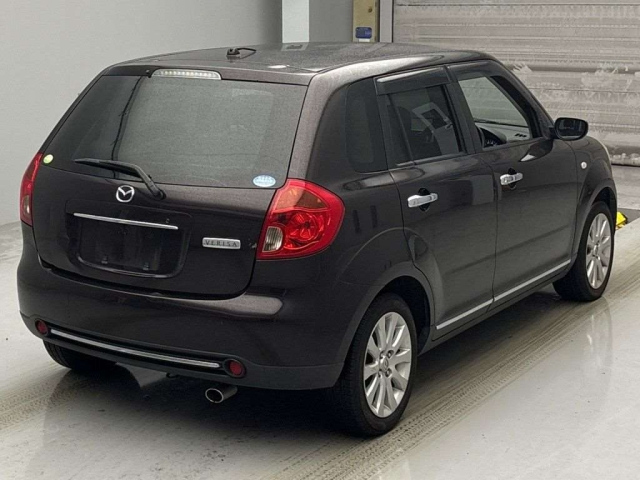 MAZDA VERISA 2010