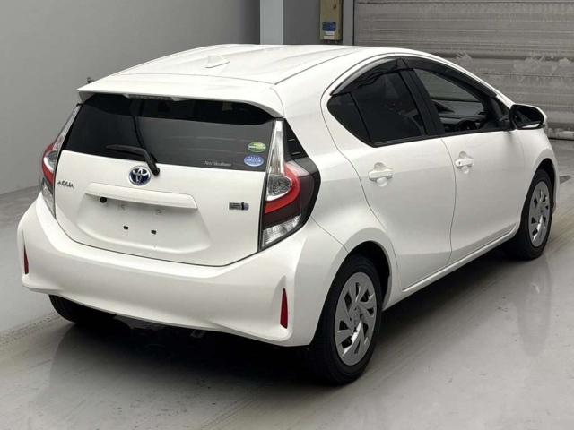 TOYOTA AQUA 2020