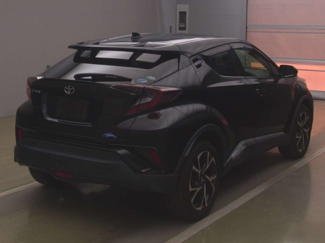 TOYOTA C-HR 2017