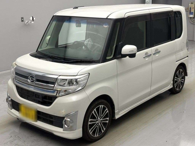 DAIHATSU TANTO 2015