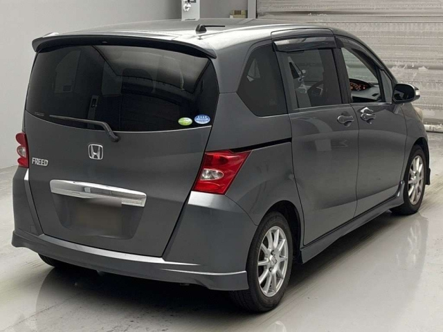 HONDA FREED 2010