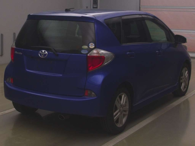 TOYOTA RACTIS 2011