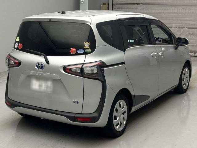 TOYOTA SIENTA 2016