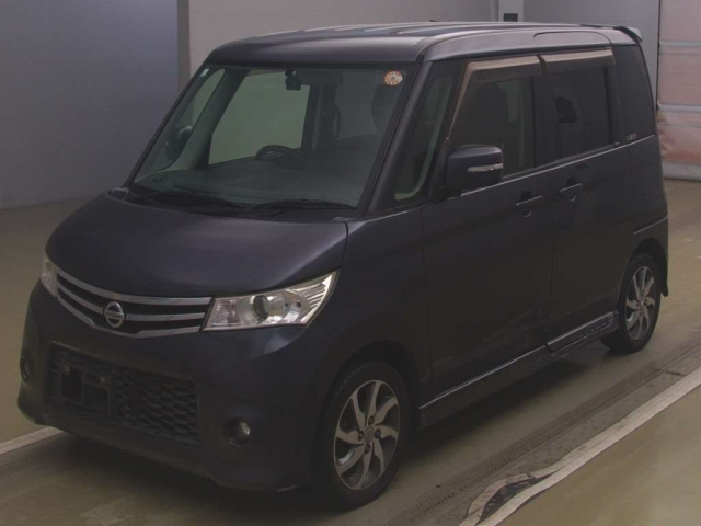 NISSAN ROOX 2013
