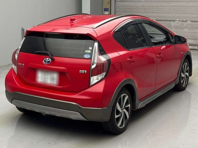 TOYOTA AQUA 2016