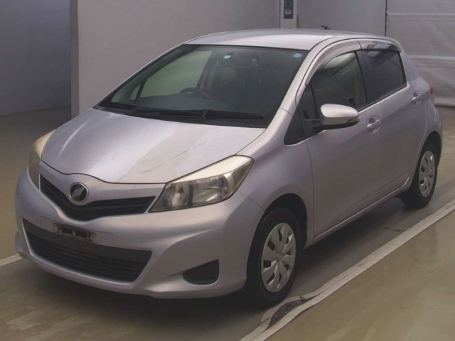 TOYOTA VITZ 2012