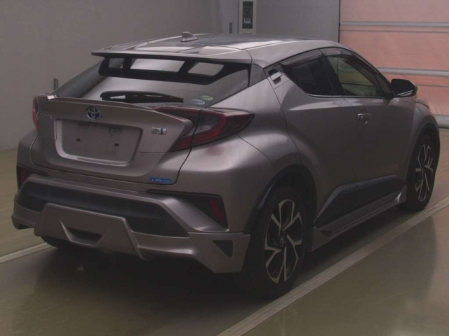 TOYOTA C-HR 2017