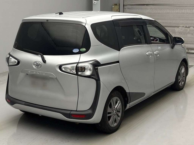 TOYOTA SIENTA 2016