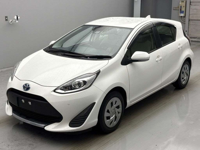 TOYOTA AQUA 2020