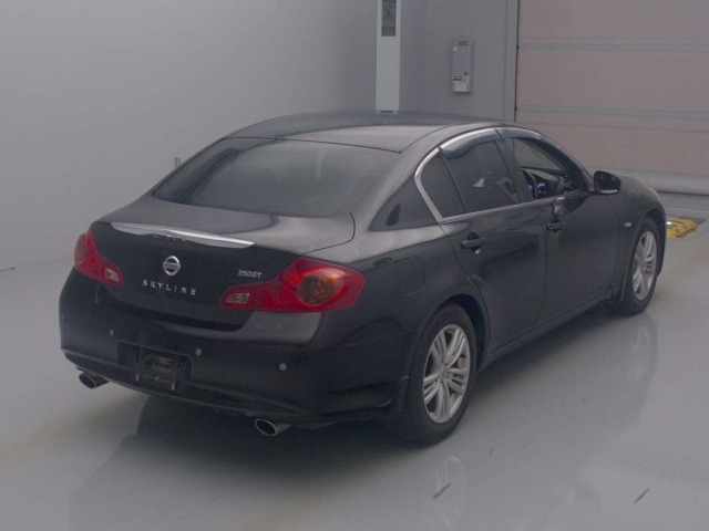 NISSAN SKYLINE 2010