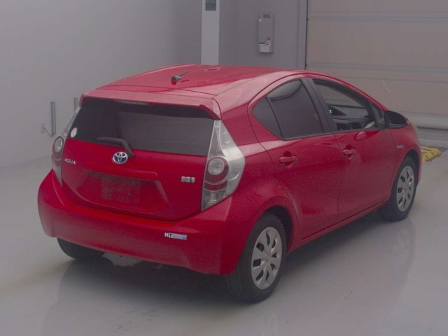 TOYOTA AQUA 2012