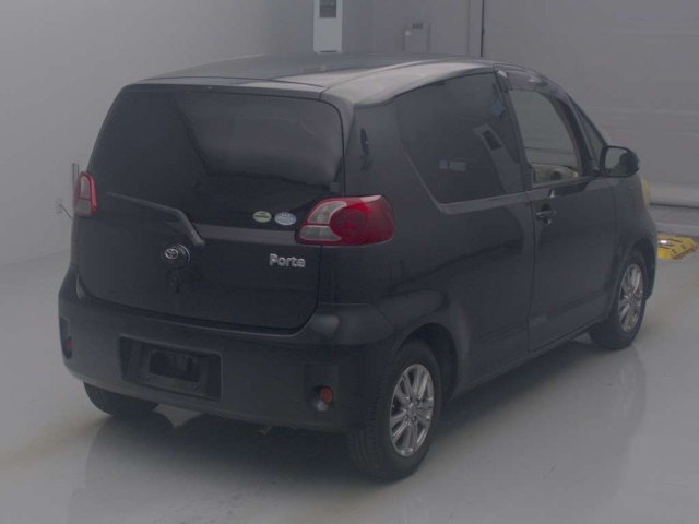 TOYOTA PORTE 2009