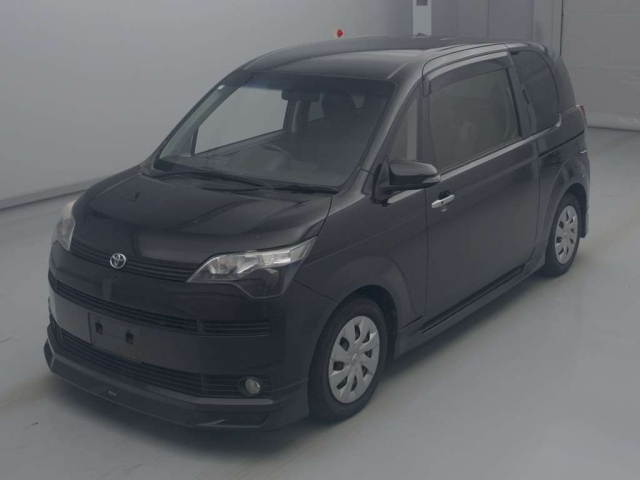 TOYOTA SPADE 2013
