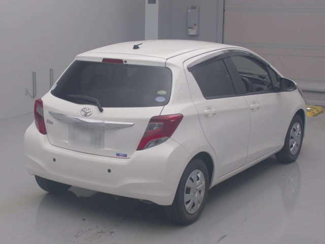 TOYOTA VITZ 2016