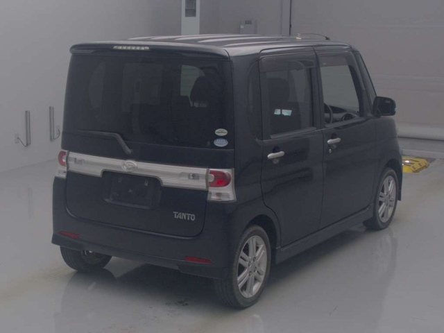 DAIHATSU TANTO 2010