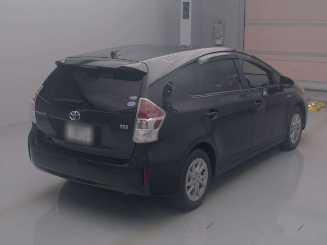 TOYOTA PRIUS ALPHA 2016