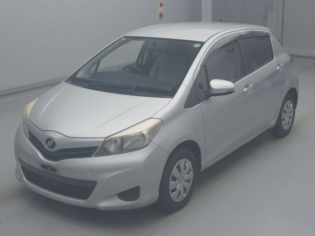 TOYOTA VITZ 2011